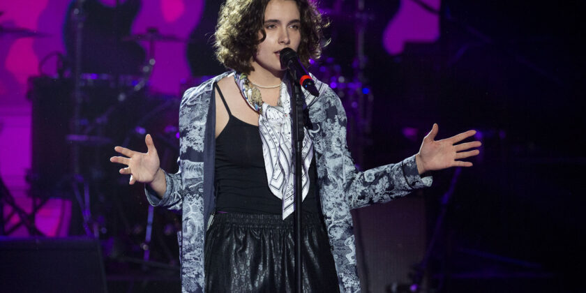 Madame canta scalza sul palco-proiezionidiborsa.it