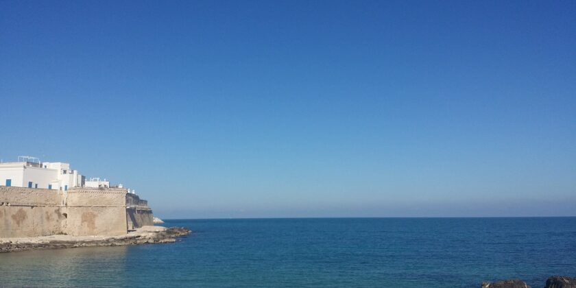 Magnifica questa antica città della Puglia accarezzata dal mare-Monopoli-proiezionidiborsa.it