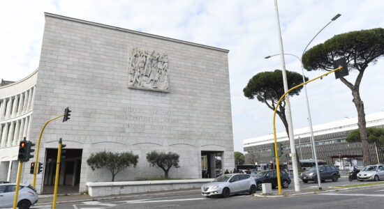 Prenderà uno stipendio più alto chi rinuncia alla pensione anticipata-sede INPS-proiezionidiborsa.it