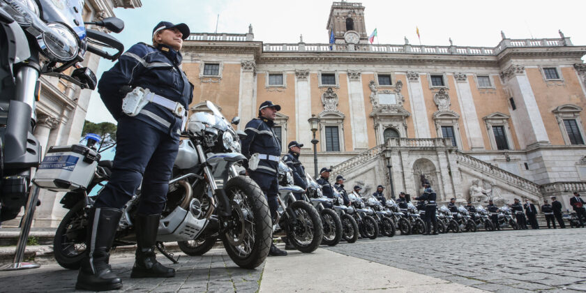 Presto fioccheranno multe di oltre 400 euro per gli automobilisti che soffrono troppo il caldo