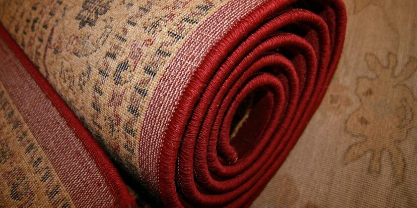 Pulire il tappeto di salotto e cucina senza lavatrice