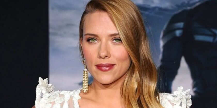 Seno alto e pancia piatta, allenati come Scarlett Johansson