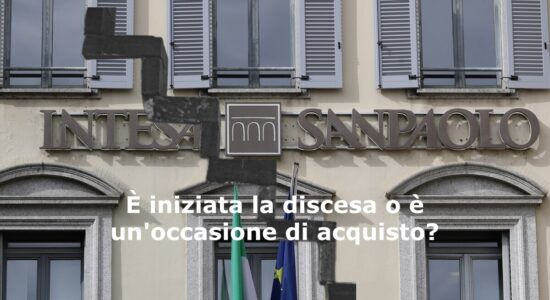 Pesante ribasso per Intesa Sanpaolo che chiude in fondo alla classifica delle Blue Chip