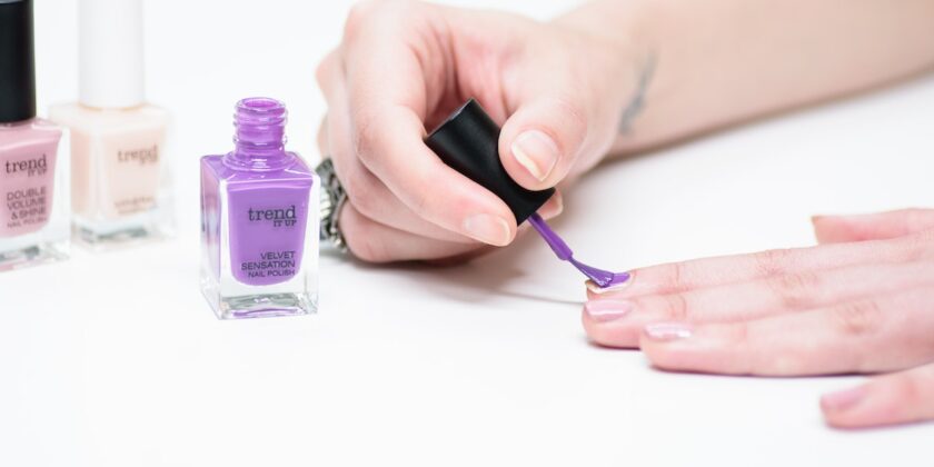 7 smalti sotto i 10 euro per essere alla moda