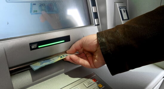 Attenzione a come si utilizza il bancomat-proieizonidiborsa.it