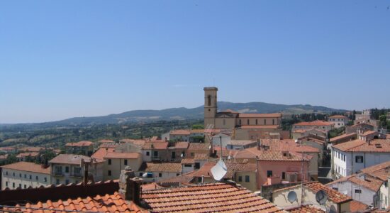 Case a 53.000 euro vicino alla spiaggia bianca più famosa d’Italia-Rosignano Marittima-foto da wikipedia