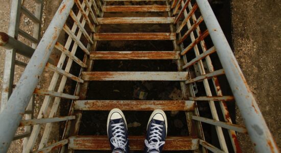 Come togliere la ruggine dal pavimento del terrazzo
