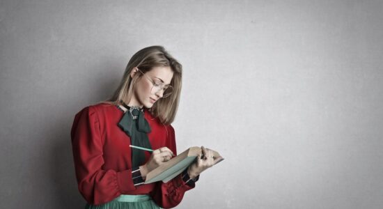 Come vestirsi per non sembrare più vecchia
