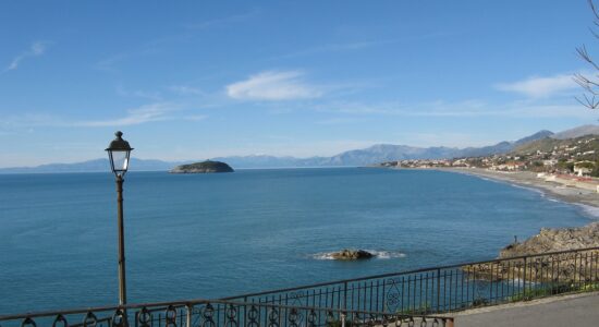Comprare casa a pochi metri da questa fantastica spiaggia italiana-scorcio di Diamante-proiezionidiborsa.it