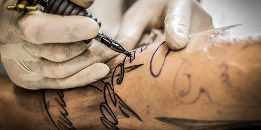 Cosa fare dopo aver fatto un tatuaggio-proiezionidiborsa.it