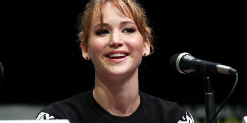 Jennifer Lawrence e le scarpe sul red carpet di Cannes-foto da wikipedia