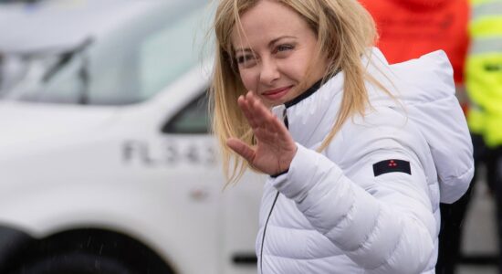 Molte famiglie prenderanno da luglio la nuova social card-Giorgia Meloni-proiezionidiborsa.it