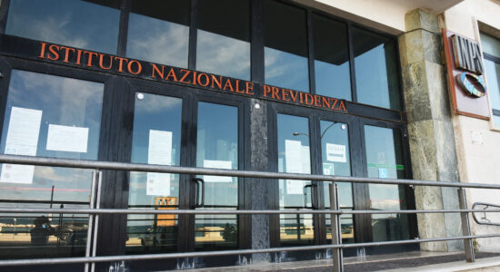 Multe da 5.000 € a chi con Legge 104 commette questi errori sui permessi lavorativi-Sede INPS-proiezionidiborsa.it
