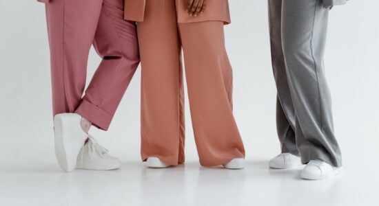 Ritorno agli anni '70 per la moda primavera 2023
