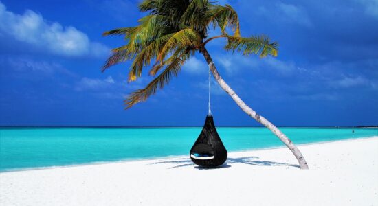 Se non puoi permetterti le Maldive ecco 3 mete economiche dove prenotare questa estate-sèiaggia delle Maldive-proiezionidiborsa.it
