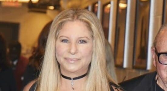 Tagli di capelli e make up come Barbra Streisand