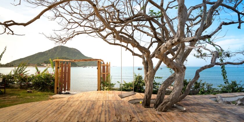 Villetta fronte mare con giardino