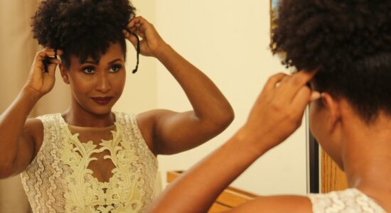 Viso tondo, come valorizzarlo con i capelli