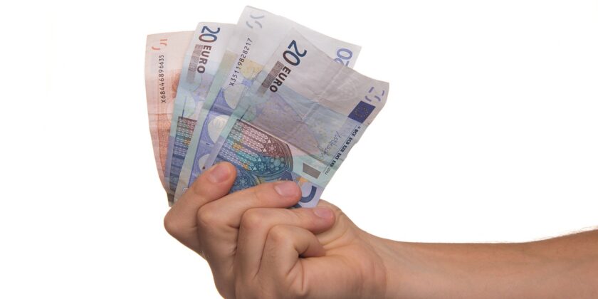 70.000 euro di stipendio per 100 posti di lavoro-proiezionidiborsa.it