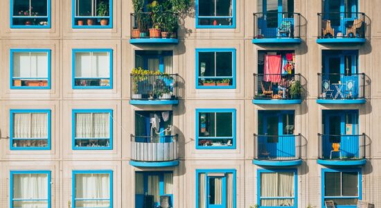 Arreda il balcone con i set da giardino-proiezionidiborsa.it