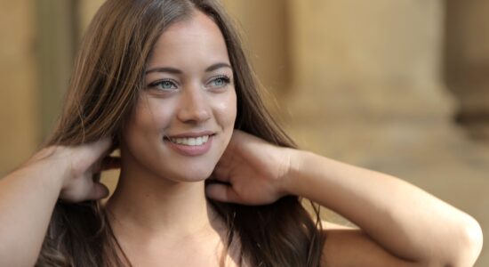 Capelli gonfi che non stanno in piega, ecco come fare