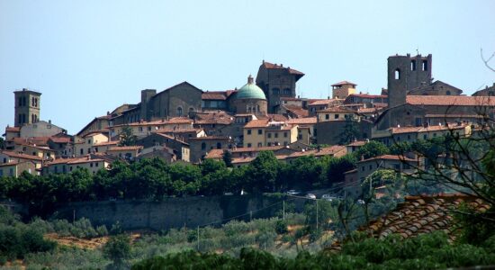 Case anche a 60.000 euro a Corona-foto da wikipedia