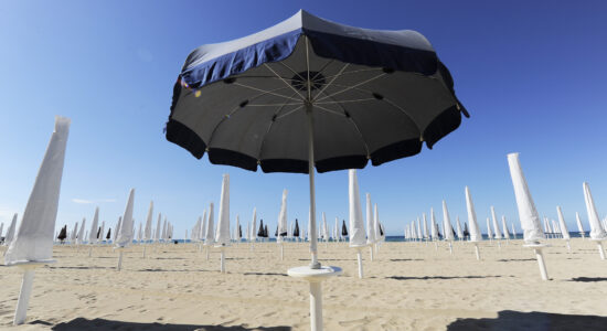 Cifre da capogiro per una giornata al mare-proiezionidiborsa.it