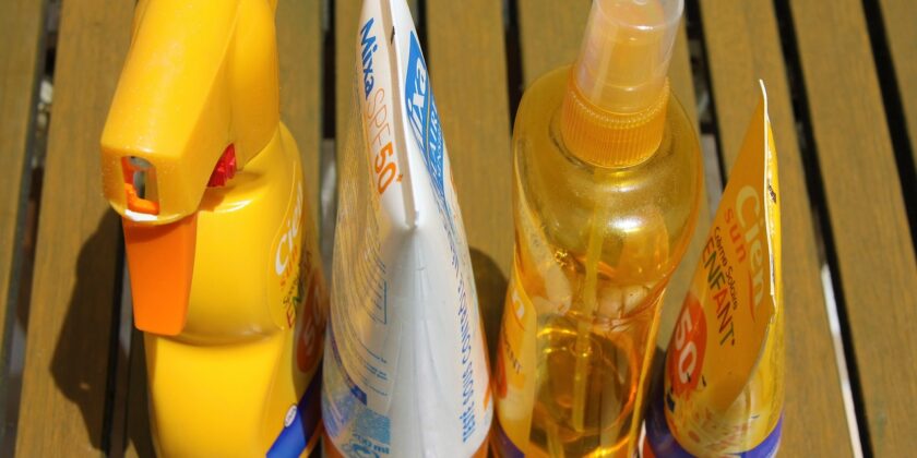 Come mettere la crema solare ai bambini-proiezionidiborsa.it