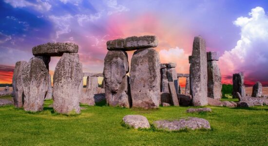 Cos'è l’acqua di San Giovanni-Stonehenge-proiezionidiborsa.it
