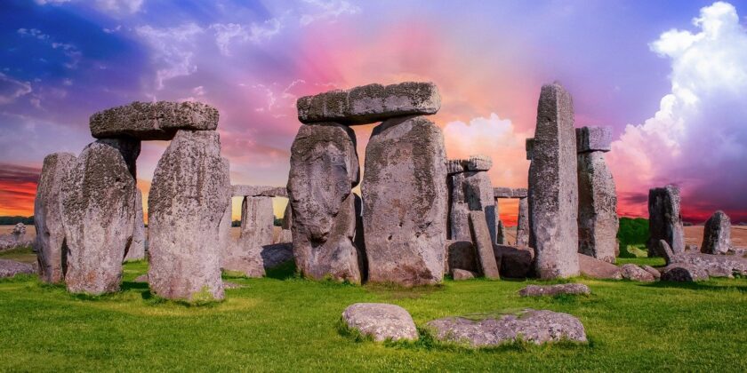 Cos'è l’acqua di San Giovanni-Stonehenge-proiezionidiborsa.it