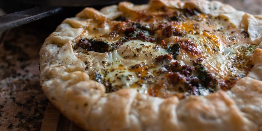 È la torta salata del momento, ecco come prepararla facilmente