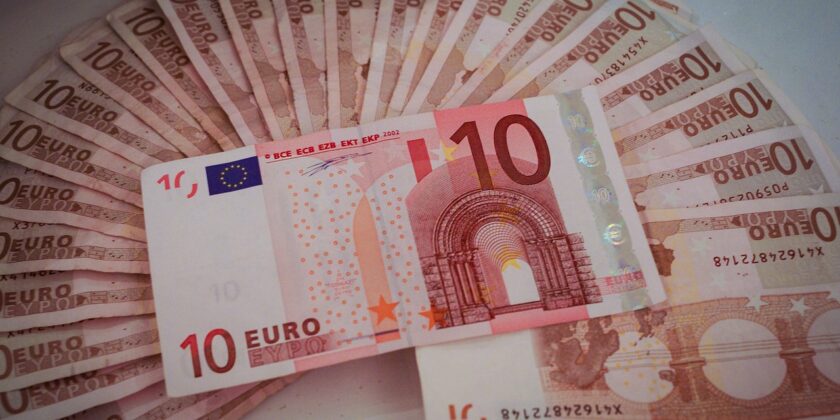 Ecco come investire con successo 10.000 euro-proiezionidiborsa.it