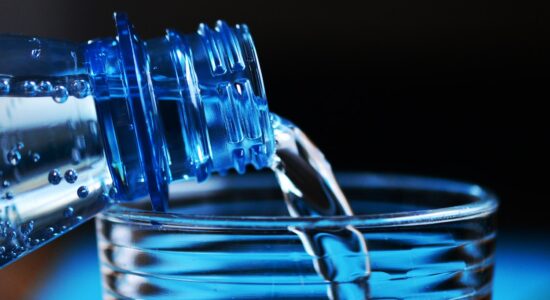 L’acqua migliore da bere in estate contro il caldo-proiezionidiborsa.it