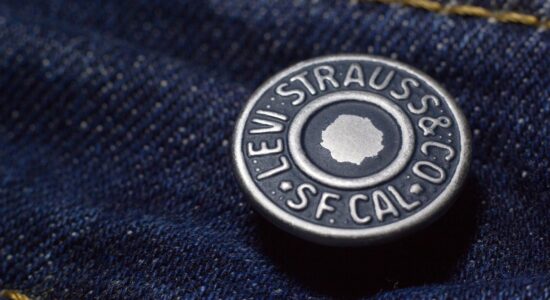 Lavare i jeans nella maniera corretta-proiezionidiborsa.it