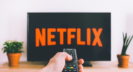 Netflix, è boom di nuovi profili