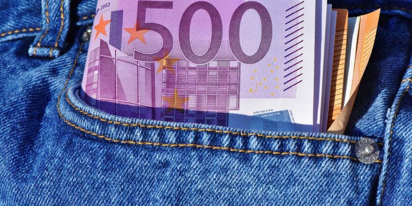 Nuovo reddito di cittadinanza 500 euro al mese per più beneficiari-proiezionidiborsa.it