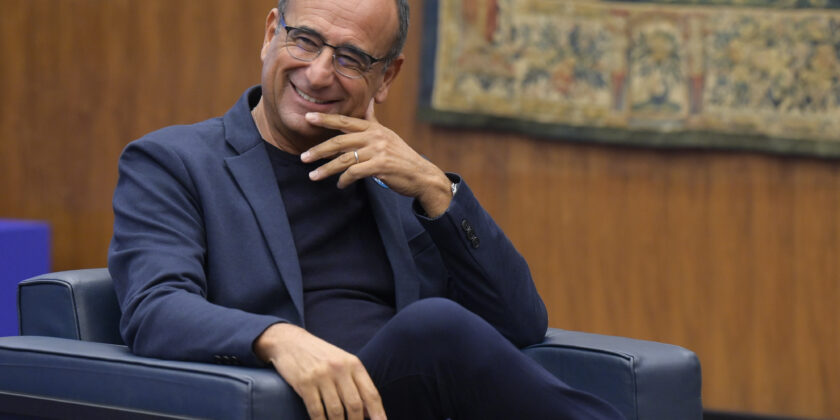 Perché Carlo Conti è sempre abbronzato-proiezionidiborsa.it