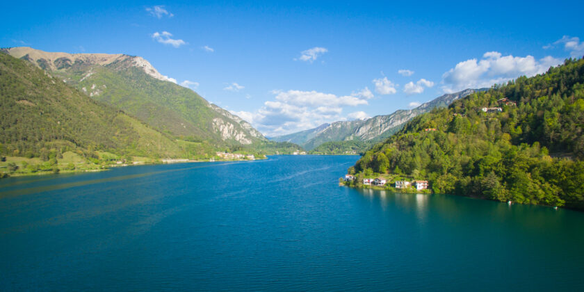 Un paradiso-Lago di Ledro-foto da wikipedia