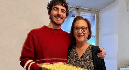 I segreti di un piatto tipico con Pecco Bagnaia e la nonna social