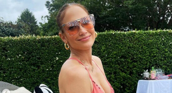 3 acconciature anti caldo per capelli lunghi, una è amata da Jennifer Lopez