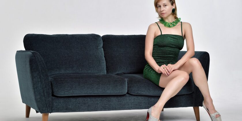 3 posture abituali che peggiorano la cellulite