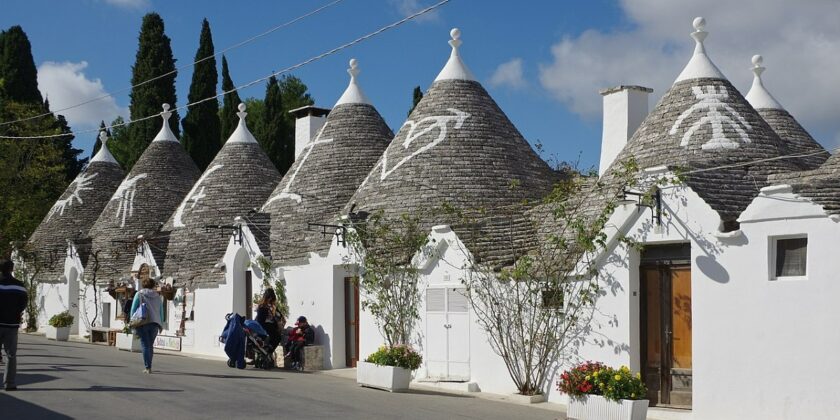 Alberobello è Il borgo più glamour dell’estate