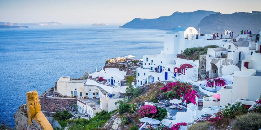 Andare a Santorini e spendere poco-proiezionidiborsa.it