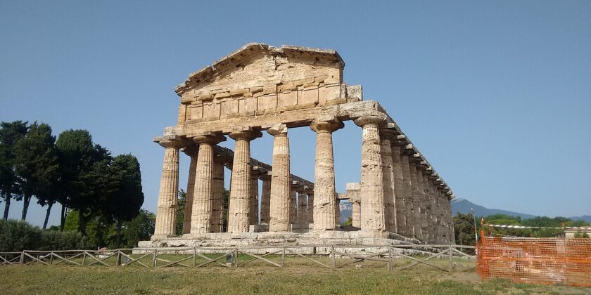 Andare in vacanza a Paestum- foto da wikipedia-Autore Ogoorcs