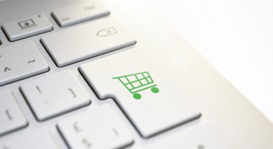 Attenzione massima alla truffa collaudata dei siti di commercio online-proiezionidiborsa.it