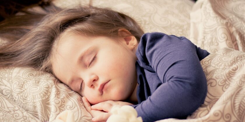 Come addormentare un bambino che non vuole dormire-proiezionidiborsa.it