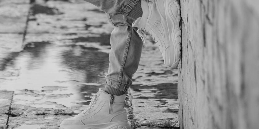 Come indossare le scarpe anni ‘90 più di moda