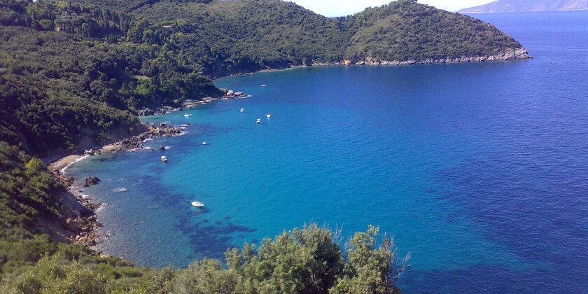 È una delle spiagge più belle d’Italia-Cala Grande-foto da wikipedia