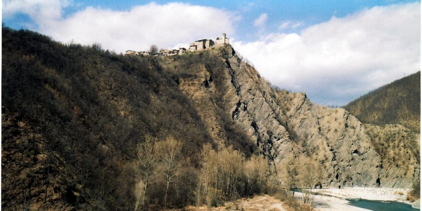 Gita fuori porta in questa spiaggia caraibica-Brugnello di Cortebrugnatella-foto da wikipedia-Autore Trebbia