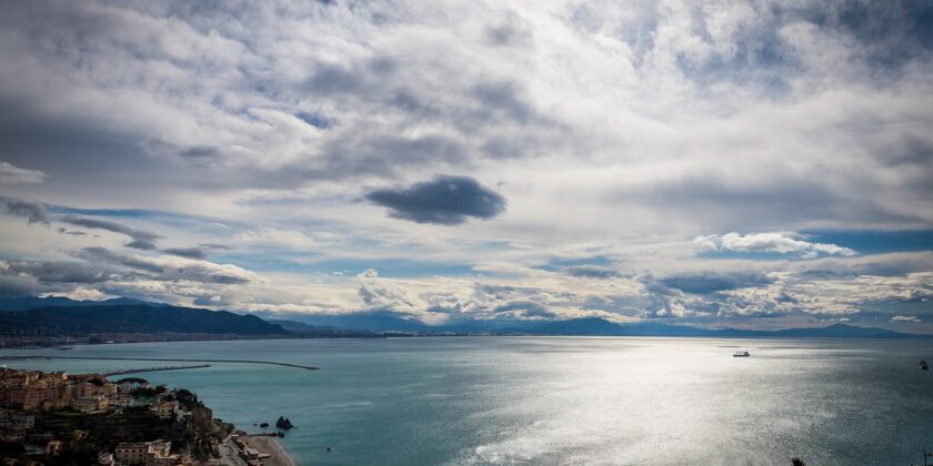 Il borgo sospeso fra cielo e mare-Vietri sul mare-proiezionidiborsa.it